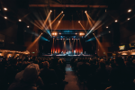 Kulturzentrum mit (Live-) Bühne